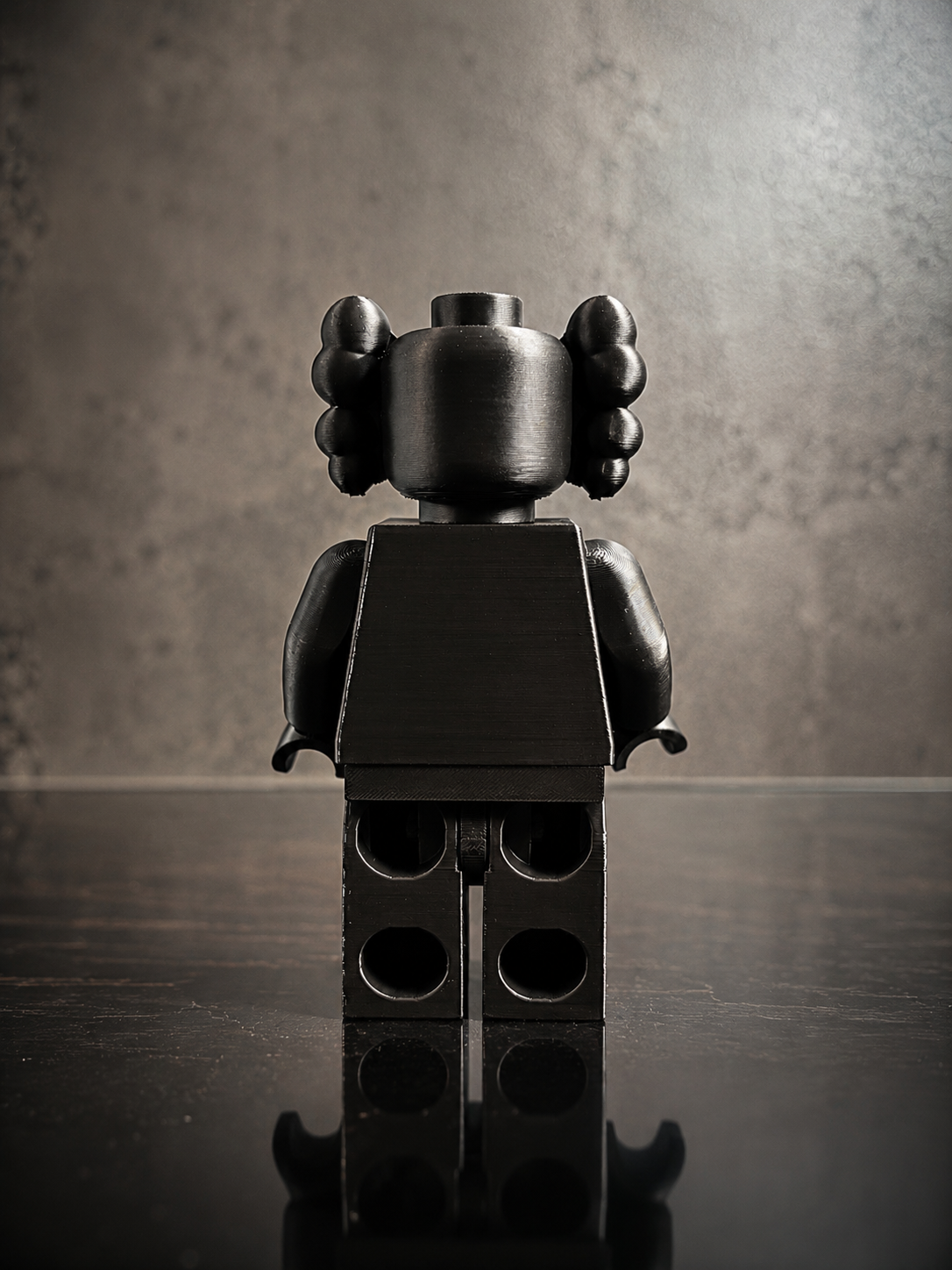 KAWS BLACK - BrickBros Artists